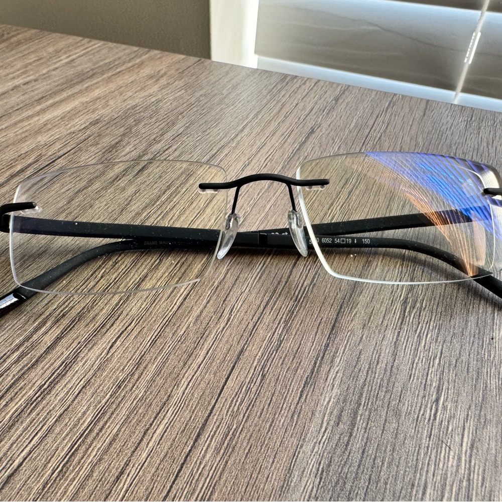 Men’s rimless eyeglasses